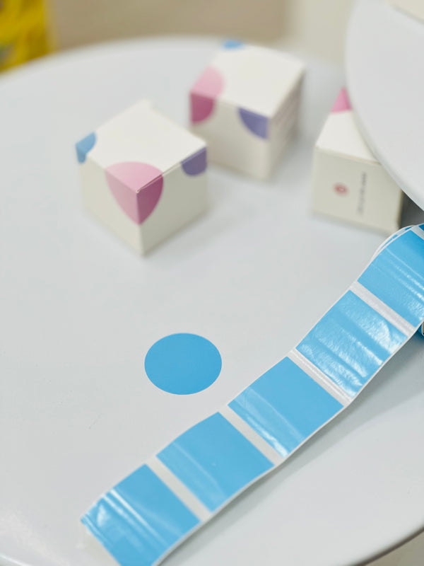 ليبيل دائري بلون ازرق بحجم 50*50mm